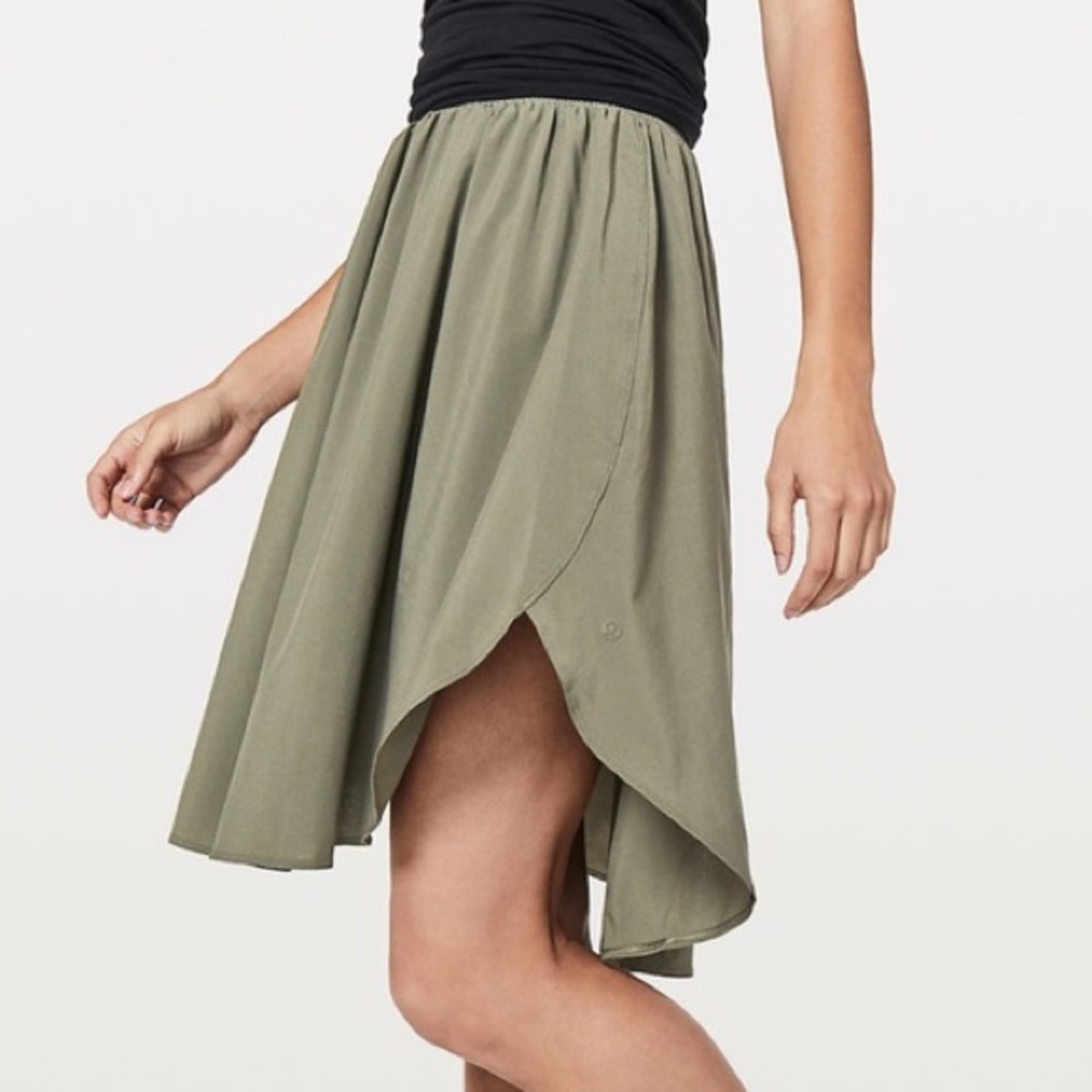 Lululemon “The Every Day Skirt”